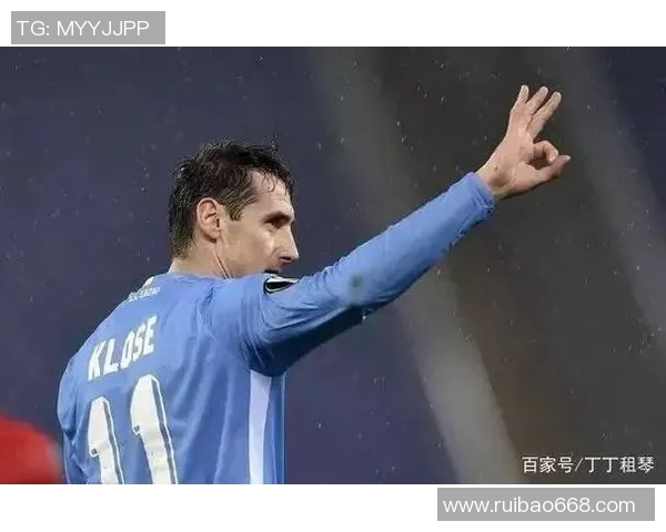 足球明星展现音乐才华与乐器演奏精彩瞬间视频合集